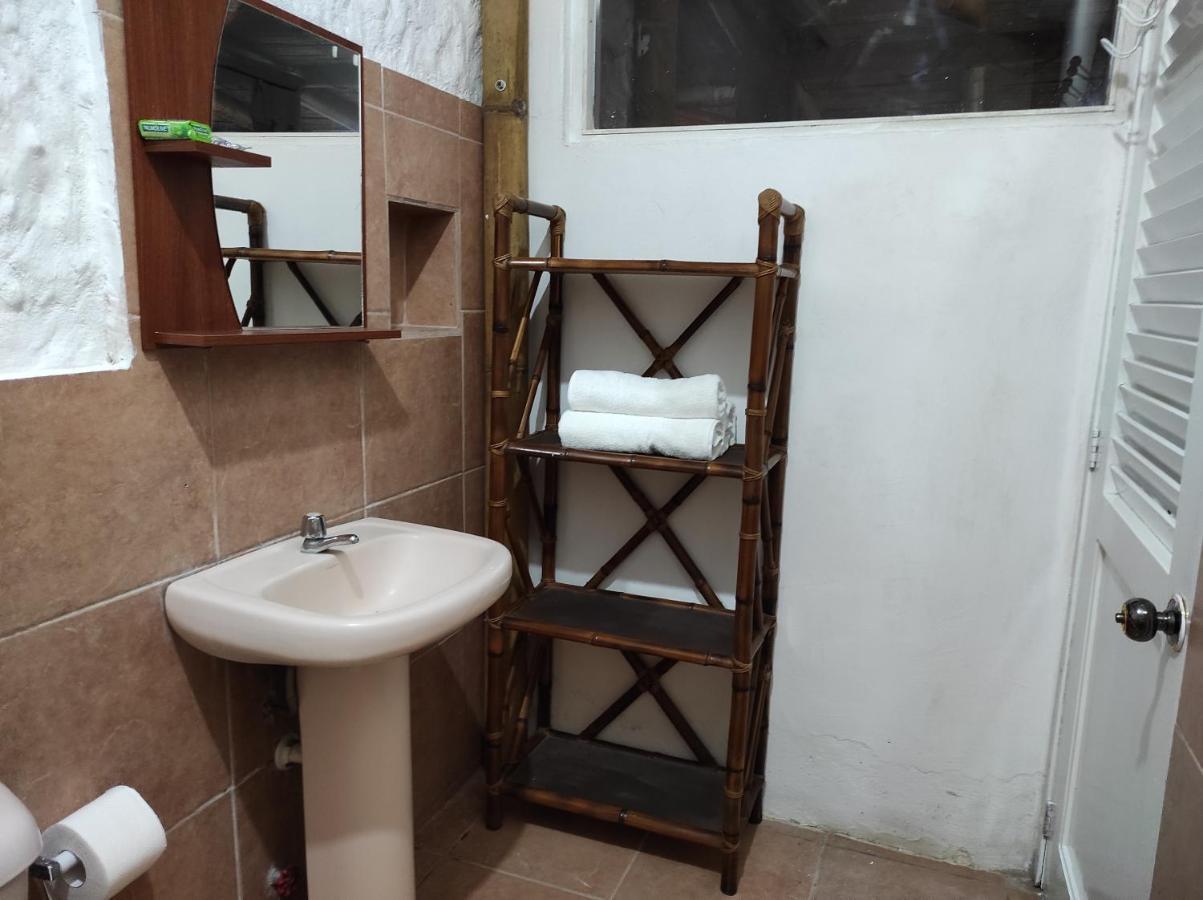 Caramba Hospedaje Hotel Tonsupa Bagian luar foto